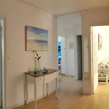 Grand Traversant 3 Ch Hyper-centre+parking Prive. Appartement